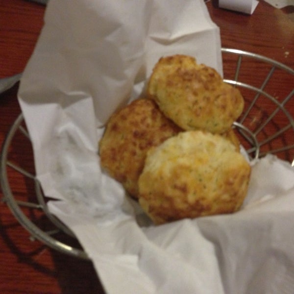 Photo taken at Red Lobster by Kenny F. on 1/6/2013