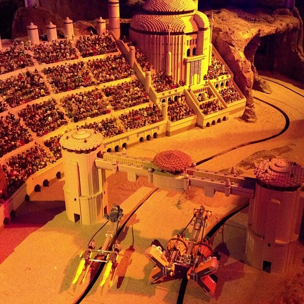 รูปภาพถ่ายที่ Legoland Discovery Centre โดย Mike W. เมื่อ 4/6/2013