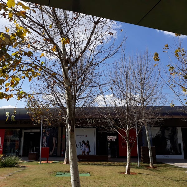 Photo taken at Outlet Premium São Paulo by Carlos S. on 8/19/2018