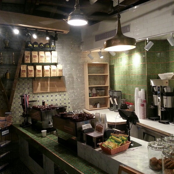 Foto tirada no(a) Iconic Café por Danny S. em 6/12/2014