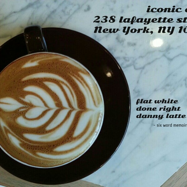 Foto scattata a Iconic Café da Danny S. il 7/17/2014