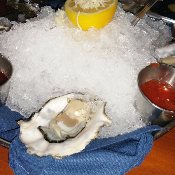 Oysters, Moscow Mule, calamari.  All good
