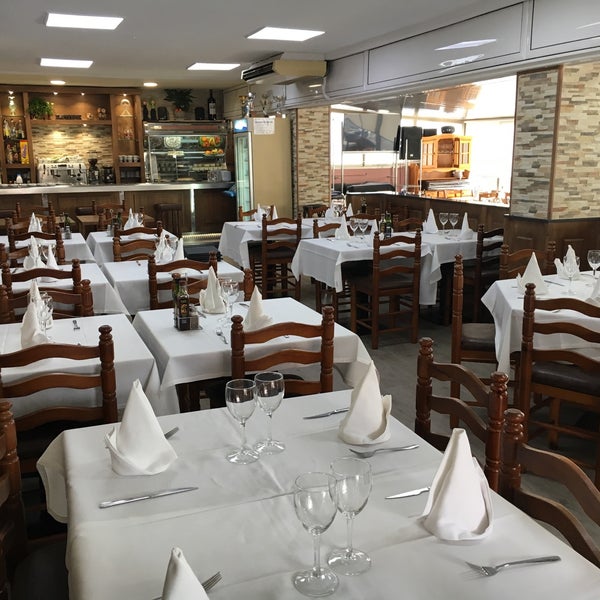 Photo taken at Restaurante Emperador by Javier T. on 1/27/2018