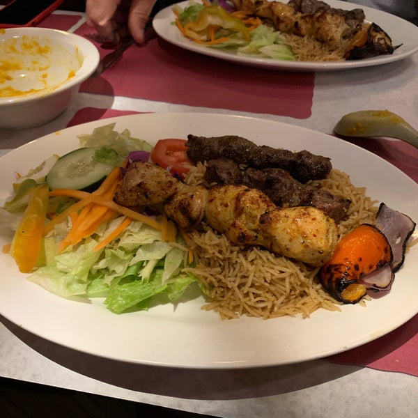 Foto tirada no(a) Afghan Kebab House por Coleman M. em 11/14/2018