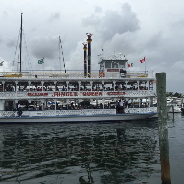 7/18/2015 tarihinde Karen R.ziyaretçi tarafından Jungle Queen Riverboat'de çekilen fotoğraf