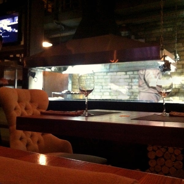 Das Foto wurde bei Tarantino Grill &amp; Wine Bar von Vladimir K. am 6/15/2013 aufgenommen