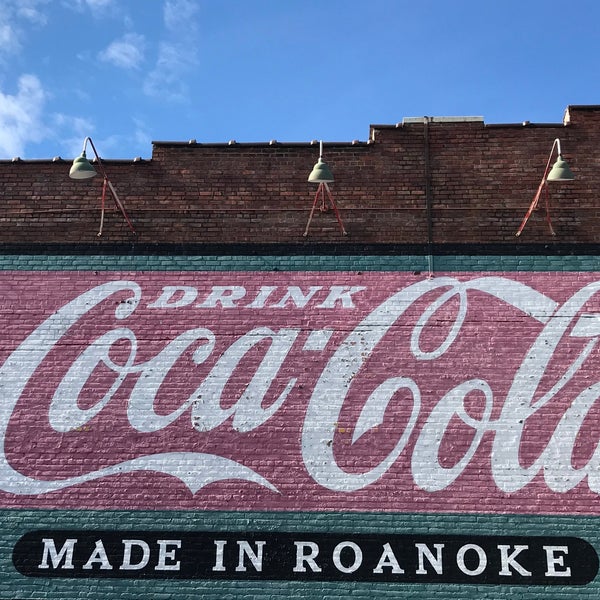 รูปภาพถ่ายที่ Downtown Roanoke โดย Dewey C. เมื่อ 2/9/2020