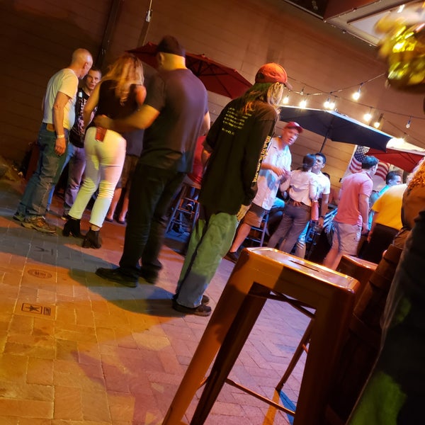 Foto tomada en Jimmy&#39;s Old Town Tavern  por BC . el 6/22/2019