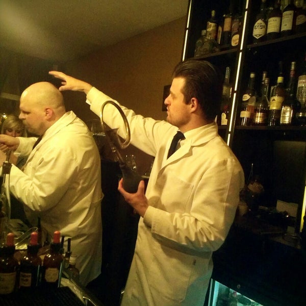 Das Foto wurde bei Old Fashioned Cocktail &amp; Absinthe Bar von Wouter . am 5/15/2013 aufgenommen