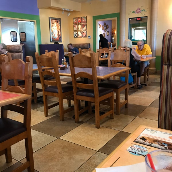 Foto scattata a Manuel&#39;s Mexican Restaurant da Brian B. il 11/25/2019