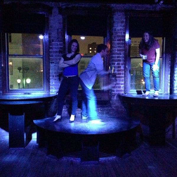 Foto diambil di Barringer Bar &amp; Lounge oleh Christin D. pada 2/9/2014