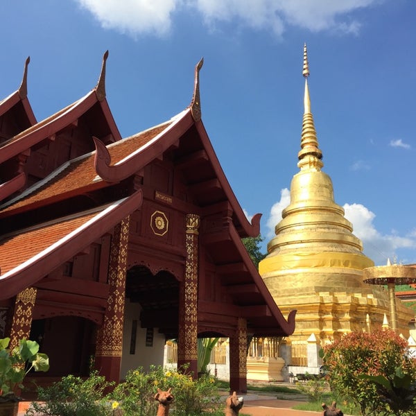 Photo taken at Wat Phra That Sadet by Phoomin S. on 11/13/2014