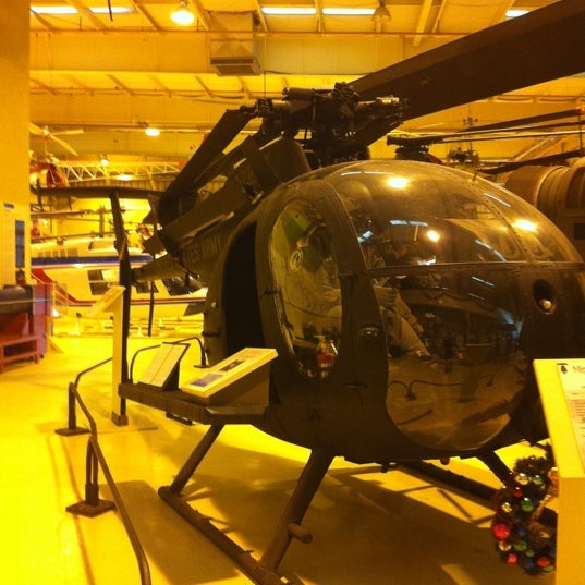 รูปภาพถ่ายที่ American Helicopter Museum โดย Samantha เมื่อ 11/23/2012