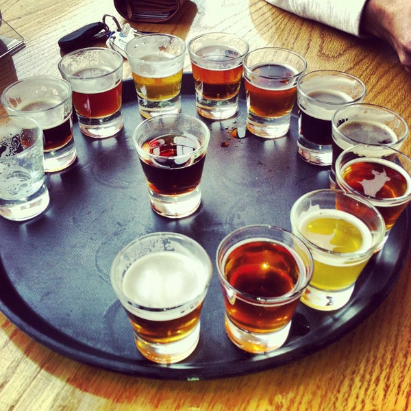 รูปภาพถ่ายที่ Figure Eight Brewery โดย Megan S. เมื่อ 5/10/2013