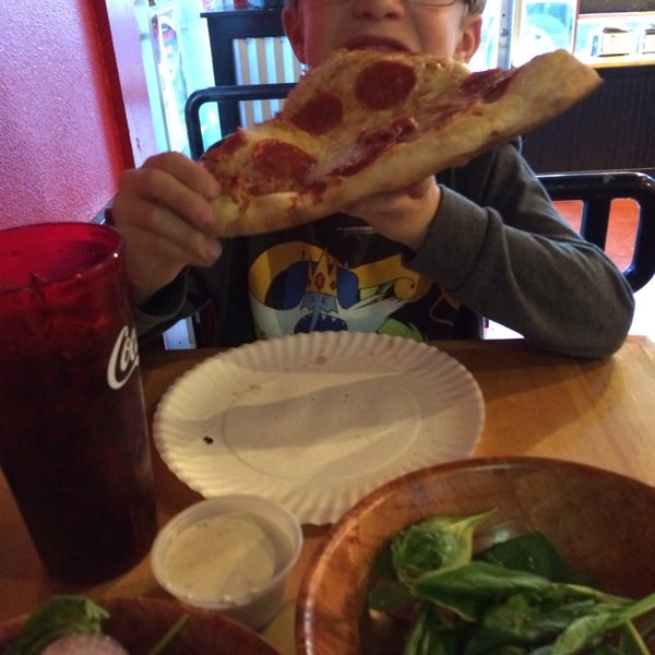 Das Foto wurde bei Wiseguy Pizza Pie von Julia G. am 10/22/2014 aufgenommen