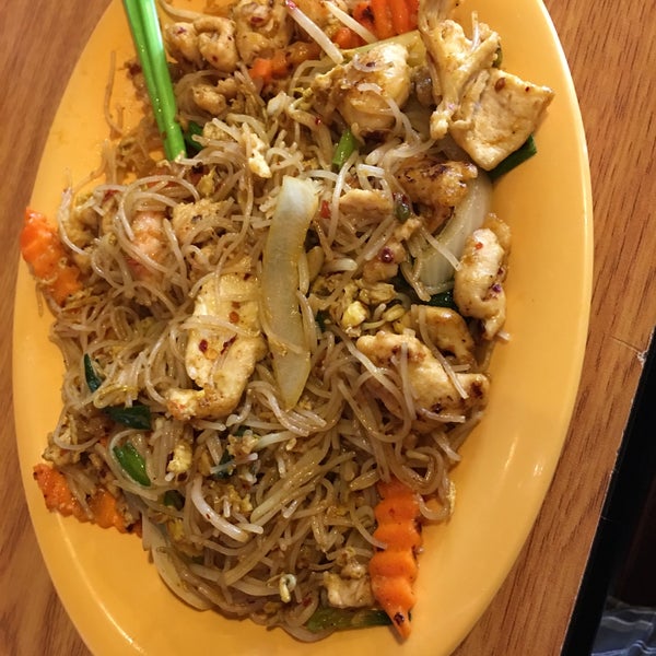 รูปภาพถ่ายที่ Kim Phung Restaurant - North Lamar โดย Doug F. เมื่อ 5/18/2017
