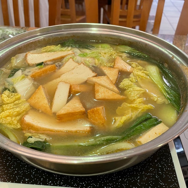 Hot Pot Heaven Asian Restaurant in Mccully Moiliili