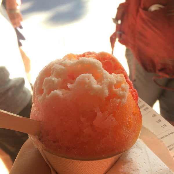 Photo taken at Local Boys Shave Ice by Romyn S. on 5/21/2016