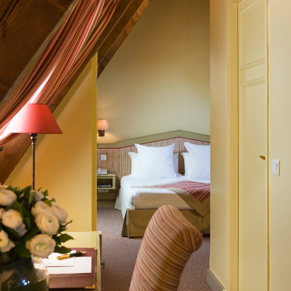 The superior rooms of the Millesime Hotel are large for Paris standards and provide good comfort for your stay!