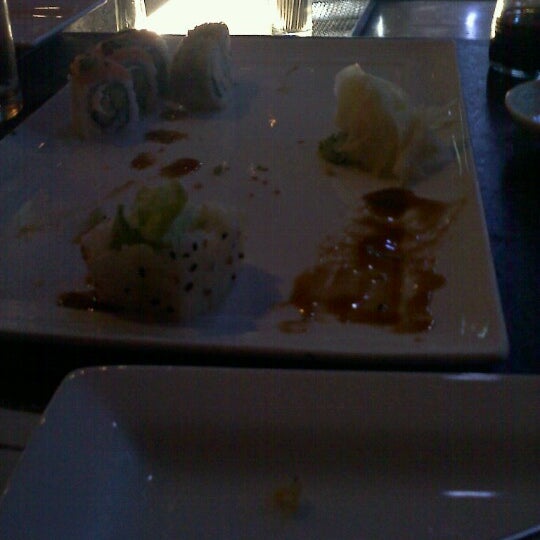 Foto tomada en Blue Sushi Sake Grill  por Jen P. el 12/3/2012