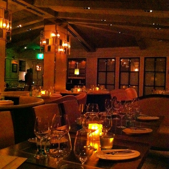 Foto tirada no(a) Boxwood Restaurant por California Travel Tips - V. em 11/16/2012