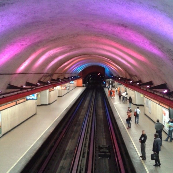 Fotos en Metro Barranca del Muerto Estación de metro en Mexico City Fotos en Metro Barranca del Muerto Estación de metro en Mexico City