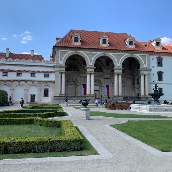 Foto tomada en Senát Parlamentu ČR  por Jared K. el 4/17/2019