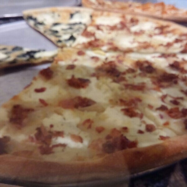 7/24/2015にDennis J.がNino&#39;s Pizza of New Yorkで撮った写真