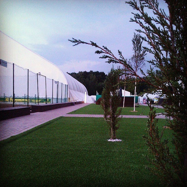 Photo taken at Академия тенниса Александра Островского by Maria M. on 6/28/2013