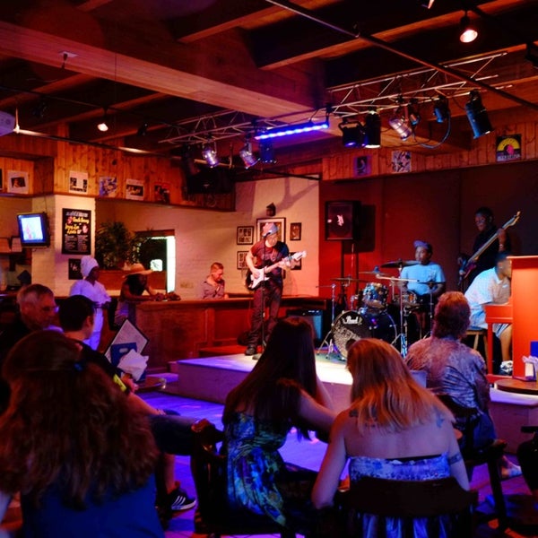 7/18/2013 tarihinde Akin K.ziyaretçi tarafından Jerry Lee Lewis Cafe &amp; Honky Tonk'de çekilen fotoğraf