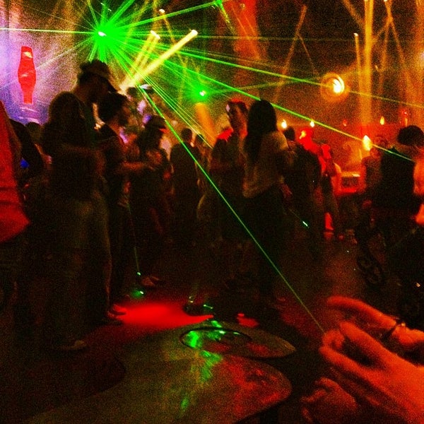 Foto tirada no(a) Spiral Dance Bar por Dechon R. em 9/14/2012