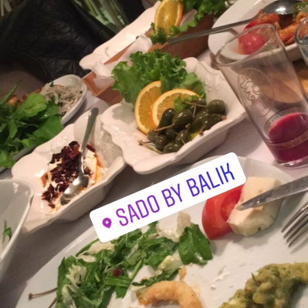 Foto scattata a Sado By Balık Restaurant da Çiğdem Altun il 12/30/2017
