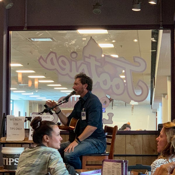 10/7/2019 tarihinde Blair K.ziyaretçi tarafından Tootsies Orchid Lounge'de çekilen fotoğraf