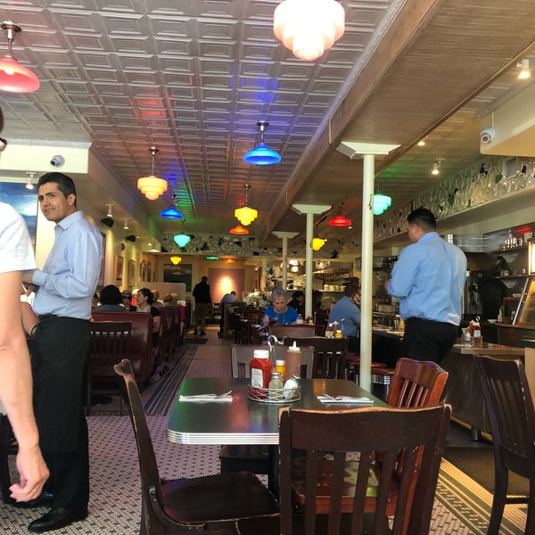 Photo taken at The Plaza Cafe Downtown by Ana Clare S. on 5/29/2018