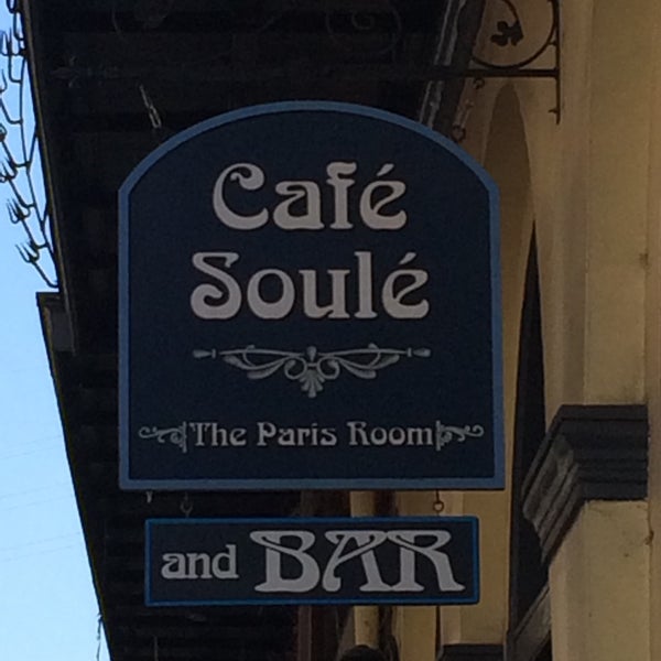 Das Foto wurde bei Cafe Soule and The Paris Room von Kimberly A. am 10/1/2015 aufgenommen