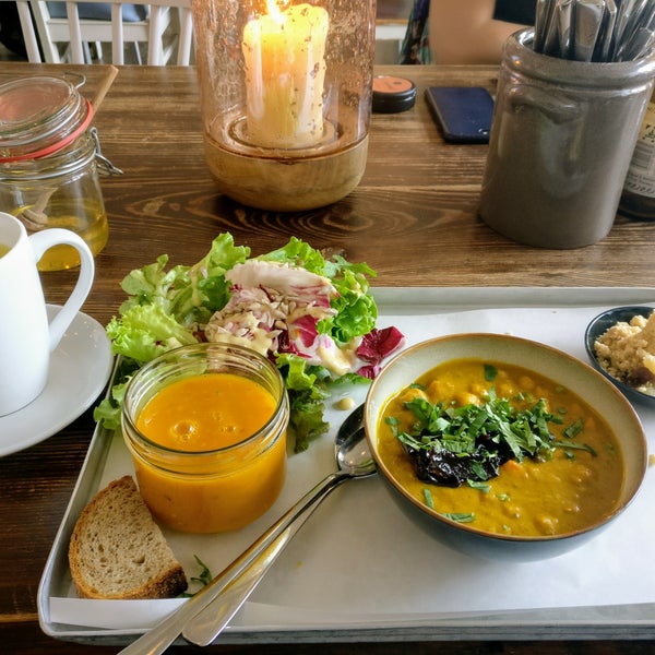 10/28/2017 tarihinde Sannidhi .ziyaretçi tarafından Michelberger Restaurant'de çekilen fotoğraf