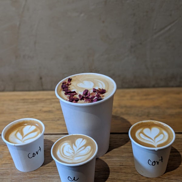 Foto diambil di Spitfire Coffee oleh Sannidhi . pada 1/4/2019