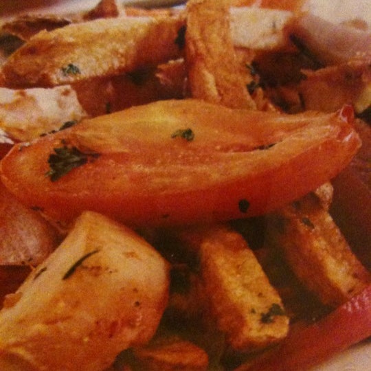Снимок сделан в Takatis Peruvian Cuisine пользователем Alexis D. 11/13/2012
