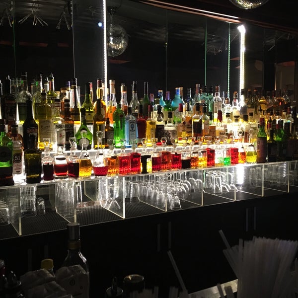 10/21/2016 tarihinde Vlad L.ziyaretçi tarafından InTouch Cocktail Bar'de çekilen fotoğraf