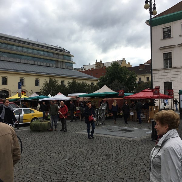 10/4/2016 tarihinde Vlad L.ziyaretçi tarafından Farmářské trhy Prahy 1'de çekilen fotoğraf