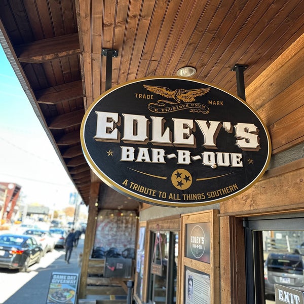 Photo taken at Edley&#39;s Bar-B-Que by Charles W. on 1/27/2023
