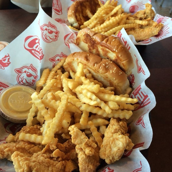 Photo taken at Raising Cane&#39;s Chicken Fingers by Colombiana H. on 8/3/2014