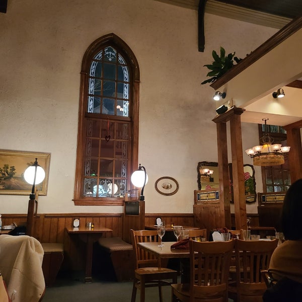 Foto tirada no(a) Freemason Abbey Restaurant por Deborah S. em 2/20/2023