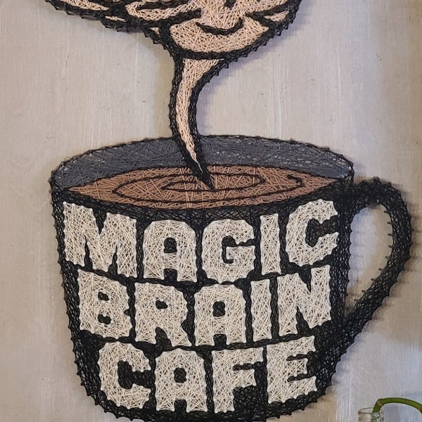 Foto tomada en Magic Brain Cafe  por Deborah S. el 12/21/2023