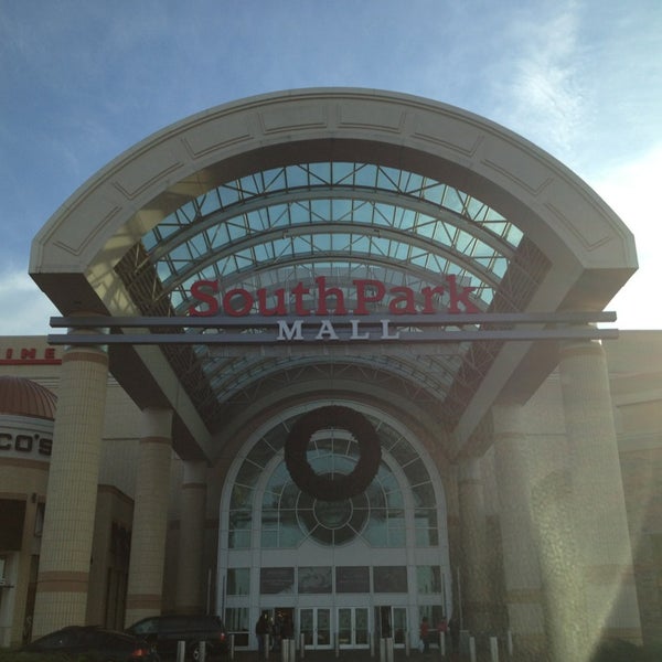 Photo taken at SouthPark Mall by Lilliam D. on 1/12/2013