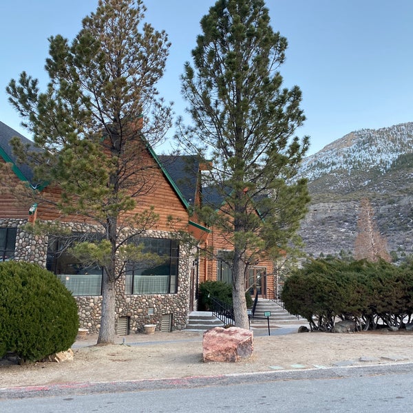 Photo taken at The Resort On Mount Charleston by Timmmii on 3/19/2022