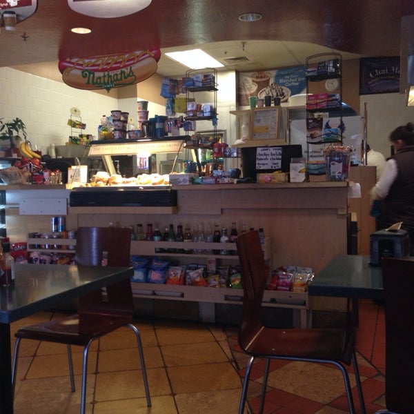 Foto tirada no(a) Heaven&#39;s Little Cafe por Jessica L. em 2/13/2014