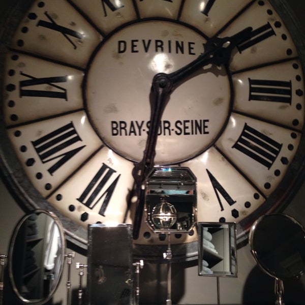 Restoration Hardware - Magasin d'ameublement et de décoration