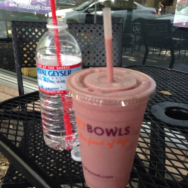 Photo taken at Vitality Bowls by Jessica L. on 5/15/2014
