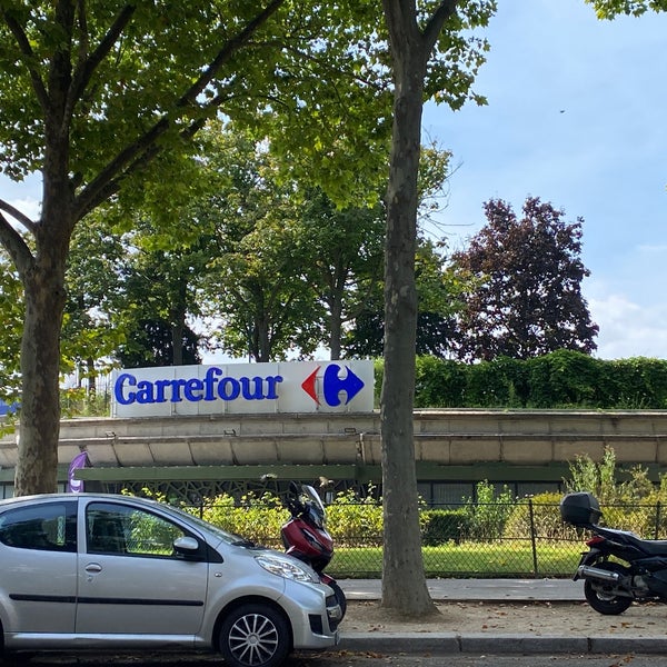 Photos at Carrefour - Auteuil - 24 tips from 915 visitors